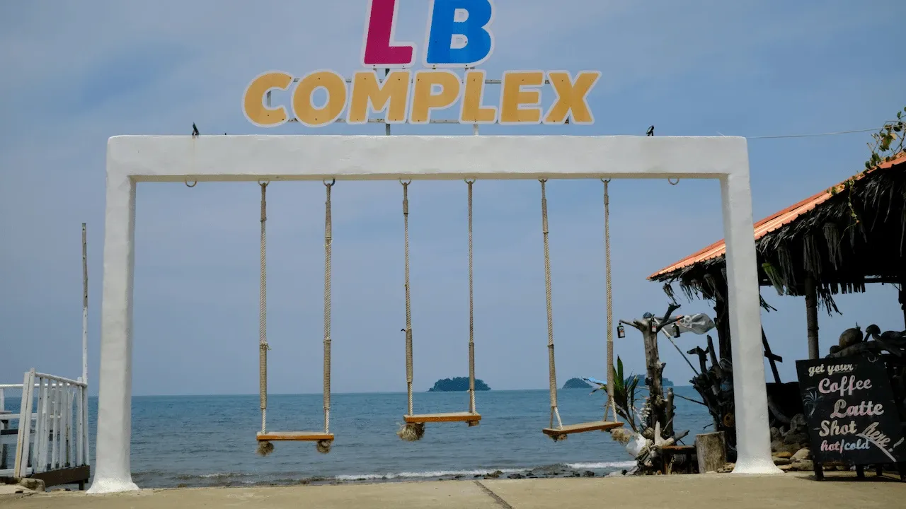 Lonely Beach complex