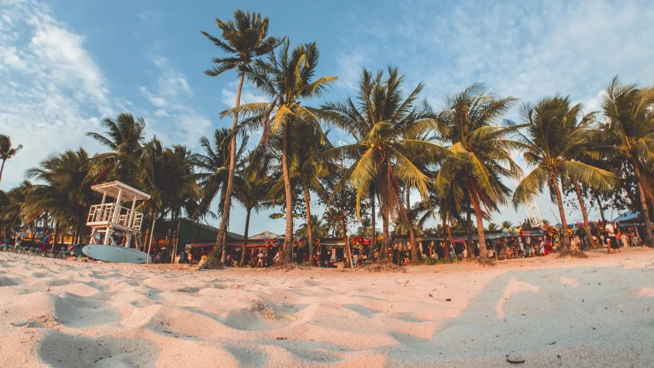 Souvenir shops lining the beach in boracay