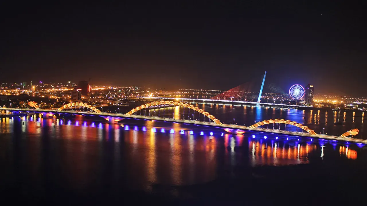 the dragon bridge in da nang at night