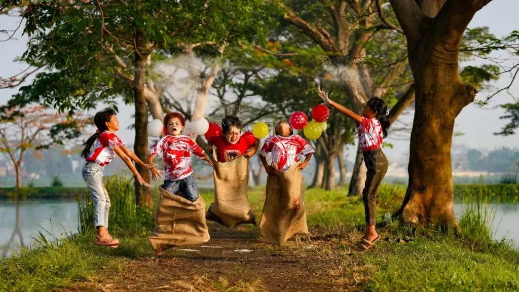 indonesia kids celebrating independence day