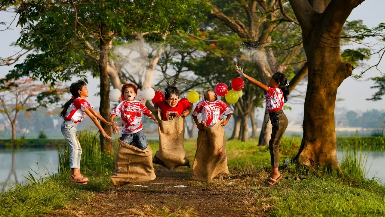 indonesia kids celebrating independence day