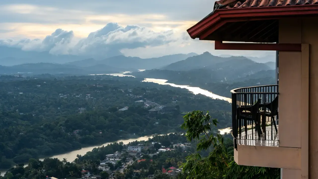balcony in kandy overlooking the valley