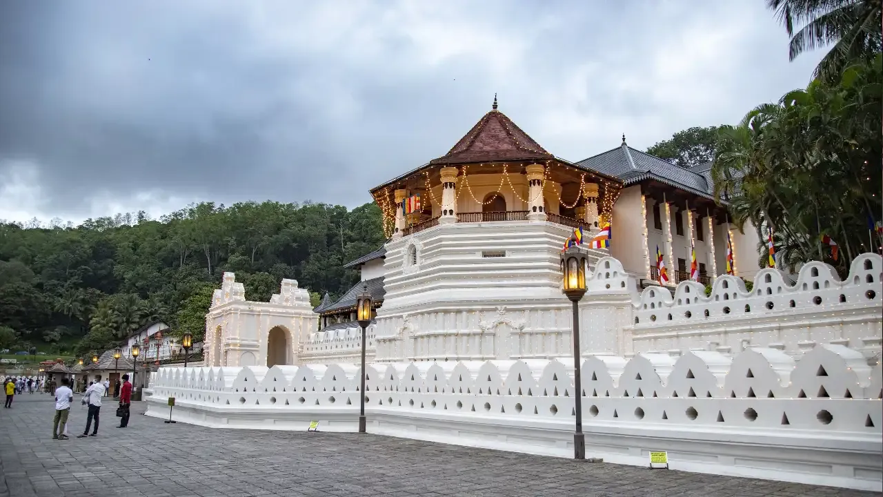 buddhist temple in kandy