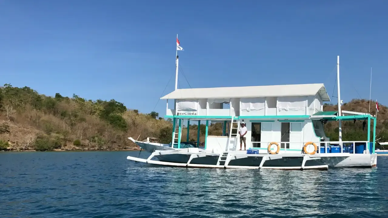 Le pirate boat komodo