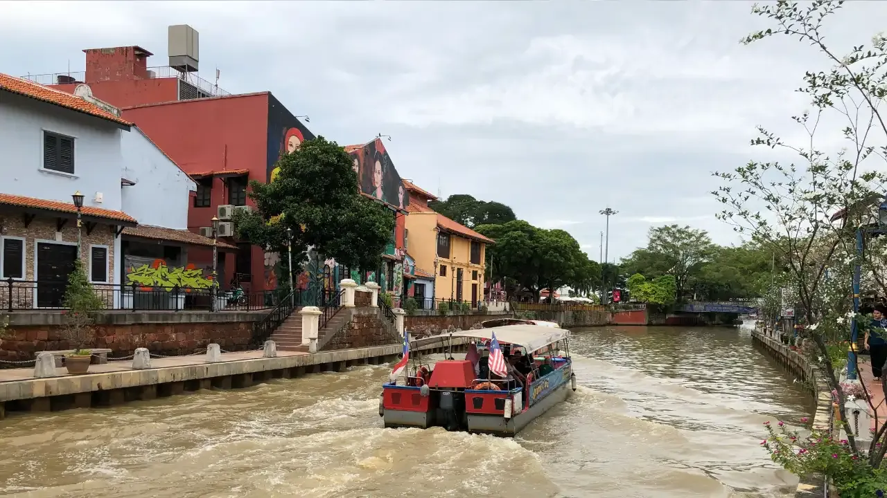 tourist boat canals melaka