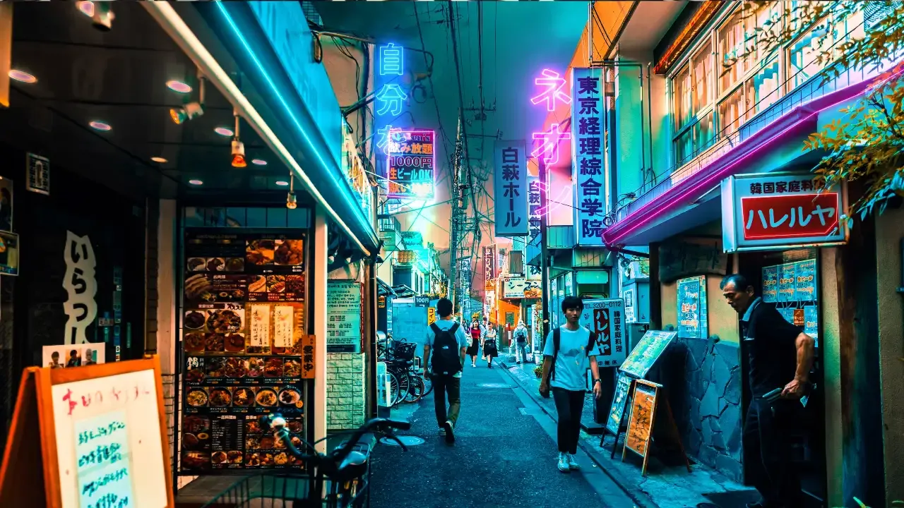 shinjuku area in tokyo, evening small alley